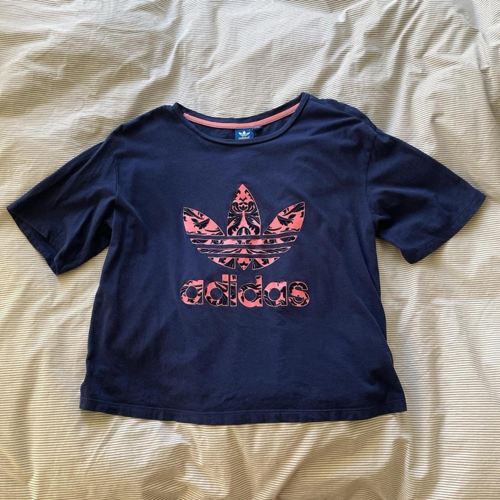 Navy adidas t-shirt
